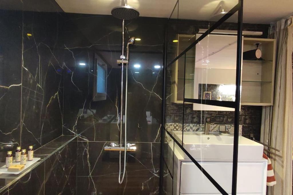 Studio Paisible Et Balneo Vezin-le-Coquet Εξωτερικό φωτογραφία
